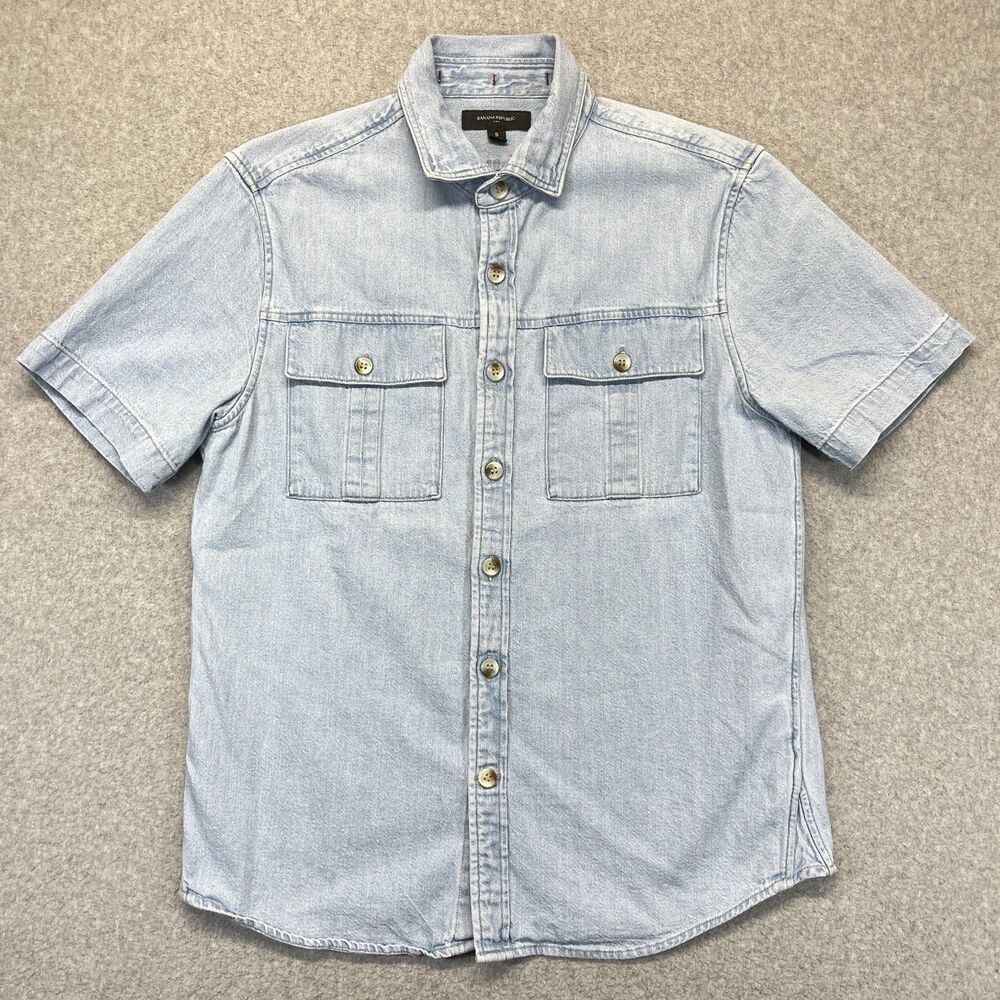 Banana Republic Button Up Shirt Men’s Small Blue Denim Short Sleeve Pockets